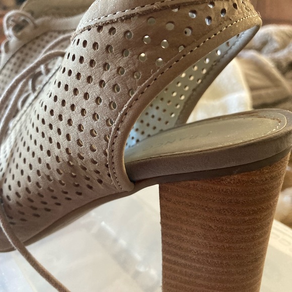 Frankie Sarto Sandal Bootie 7W - Picture 3 of 6